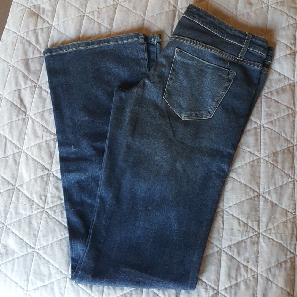 Mossimo low rise bootcut jeans, size 6L